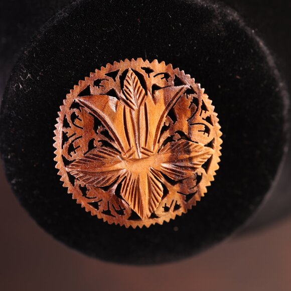 HAND CARVED OLIVE WOOD BROOCH FROM ISRAEL - Picture 2 of 7